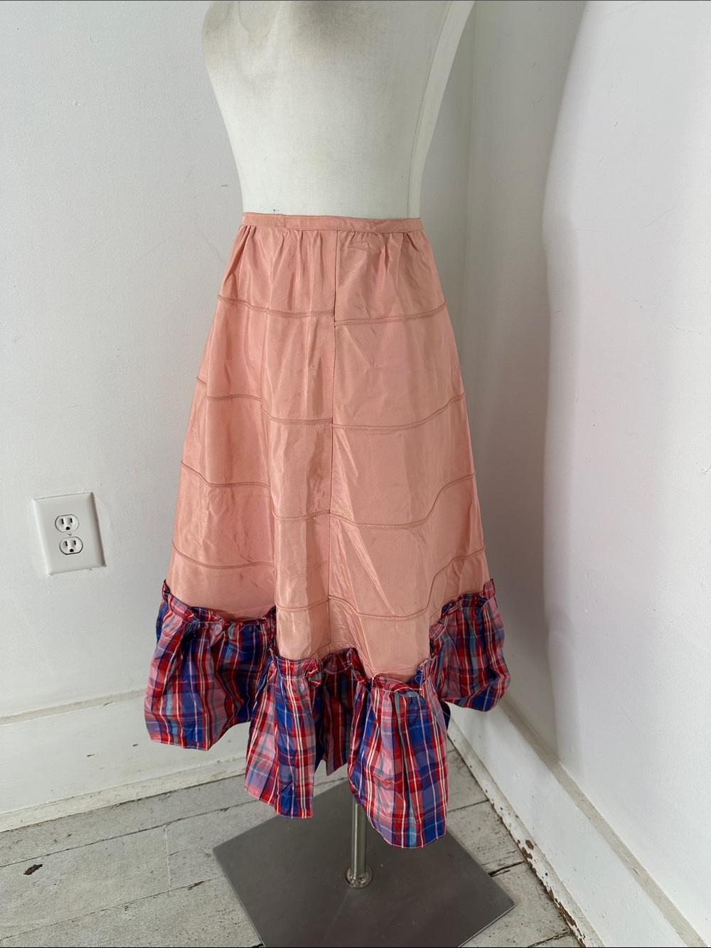 Vintage 1940s Pink And Plaid Ruffle Midi Skirt 24 Waist